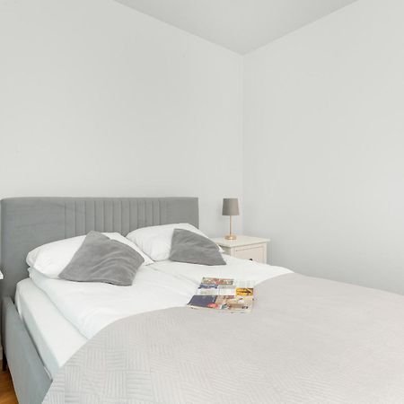 Apartament Na 15 Pietrze Z Widokiem Na Zatoke W Gdyni I Parkingiem By Noclegi Renters 格丁尼亚 外观 照片
